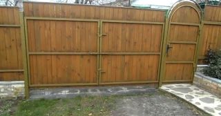 Купить распашные ворота деревянные Климовск, цена от 2730 руб.